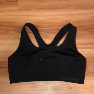 black nike pro sports bra